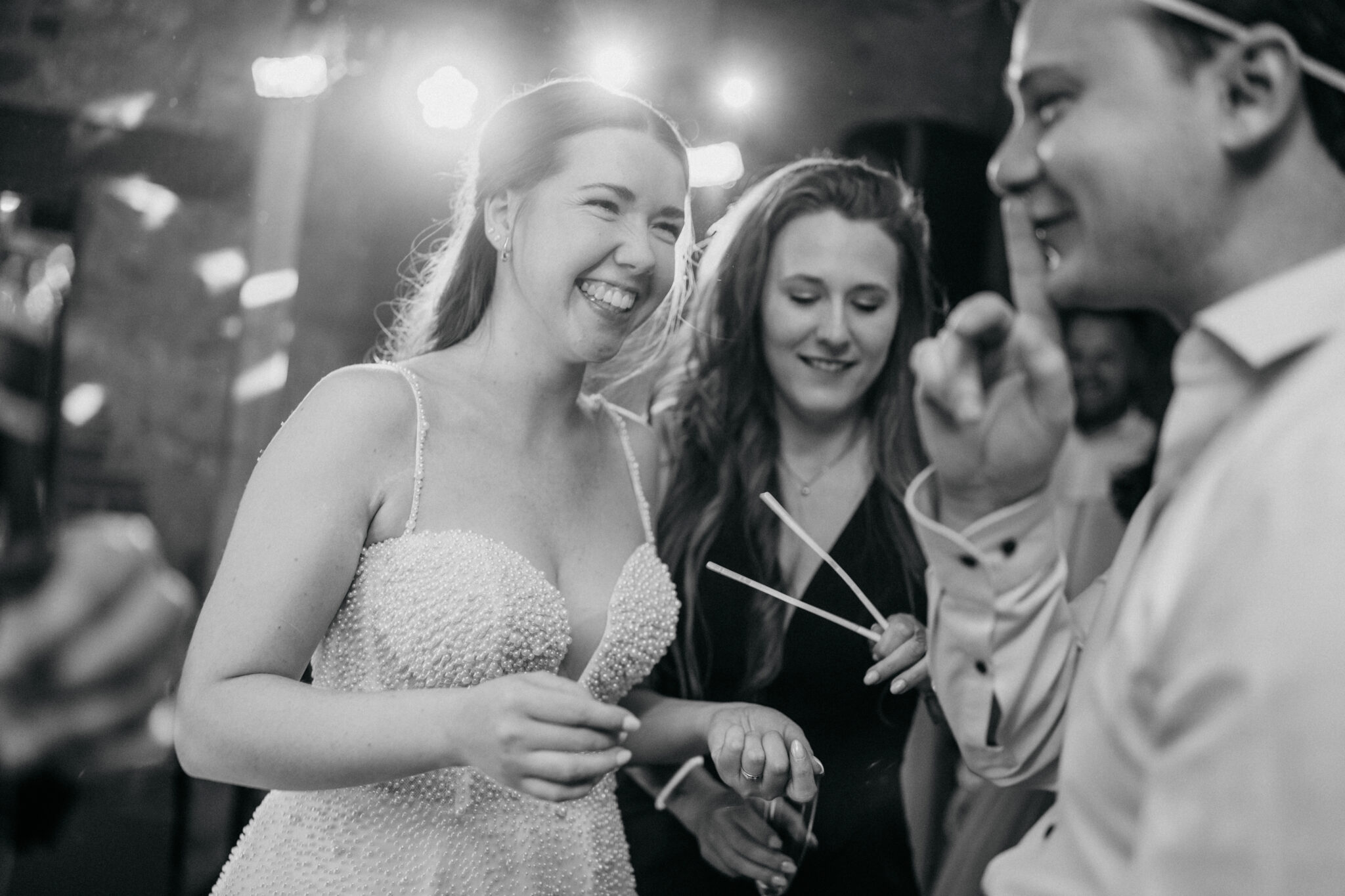 Braut beim Hochzeitstanz mit HochzeitsDJ